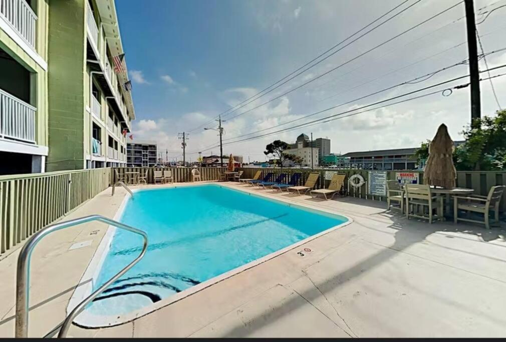 Cozy Beach Condo Sleeps 6 Pool Carolina Beach Esterno foto